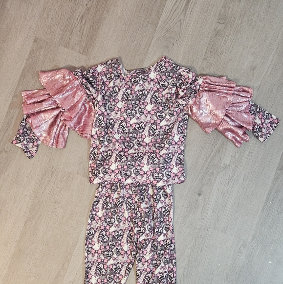 Beautiful handmade pink top heart sequin bell bottom ruffle outfit - Picture 2 of 7